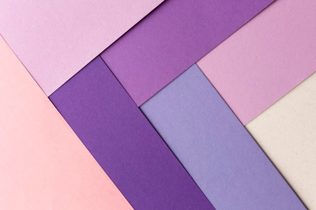kawałki papieru w różnych odcieniach